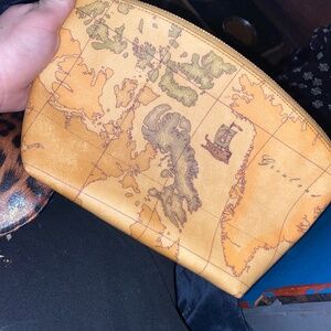 T’classe geo large makeup bag